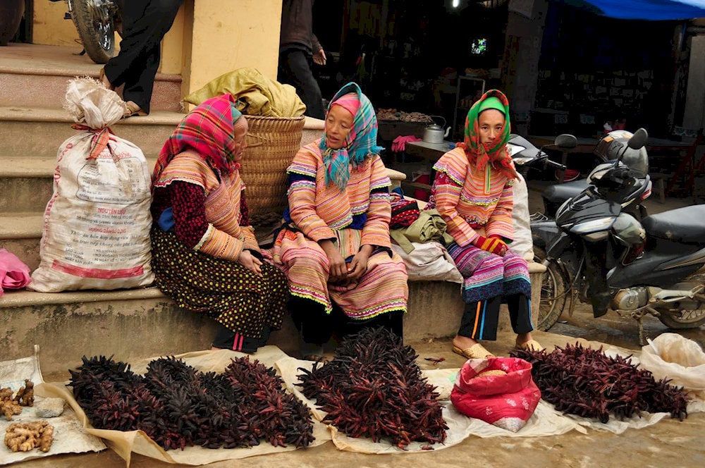 Bac Ha Market is a trading and selling place for the H'Mong and Dao ethnic people living in the surrounding villages 